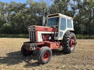 International Harvester 1066 Image