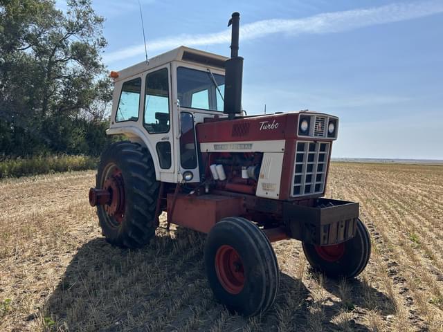 Image of International Harvester 1066 equipment image 2