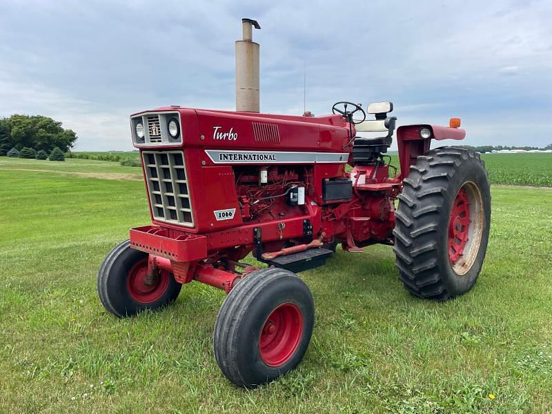 Image of International Harvester 1066 Primary image
