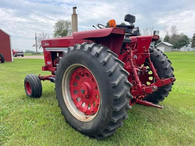 Image of International Harvester 1066 equipment image 3