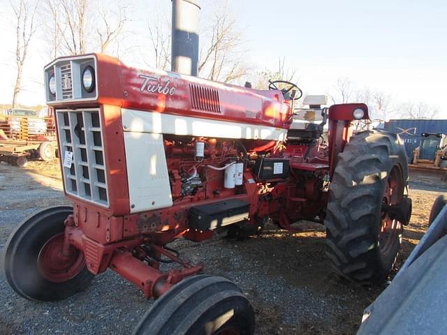 Image of International Harvester 1066 equipment image 1