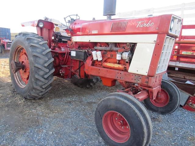 Image of International Harvester 1066 equipment image 3