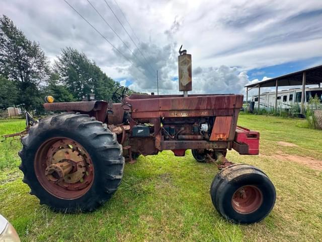 Image of International Harvester 1066 equipment image 3