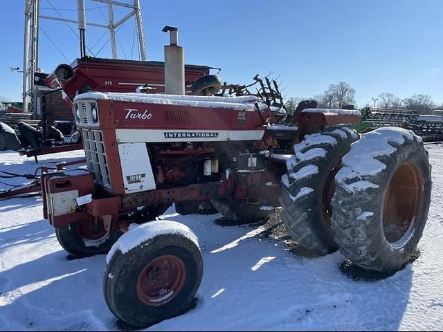 Image of International Harvester 1066 equipment image 1