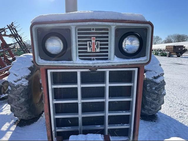 Image of International Harvester 1066 equipment image 4