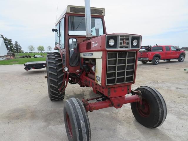 Image of International Harvester 1066 equipment image 2