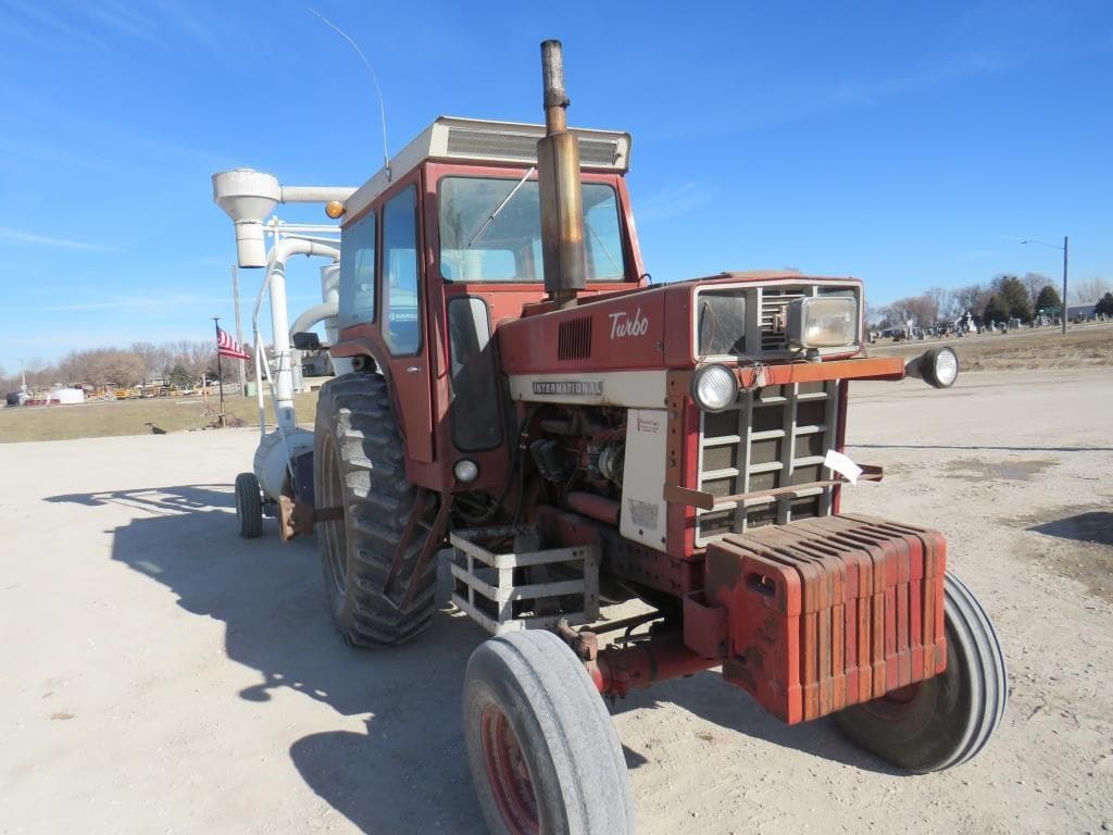 Image of International Harvester 1066 Image 1
