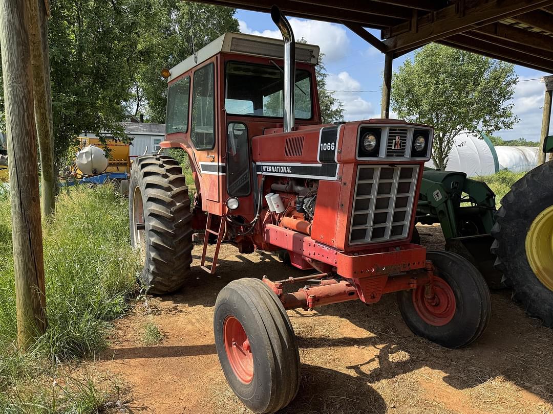 Image of International Harvester 1066 Primary image