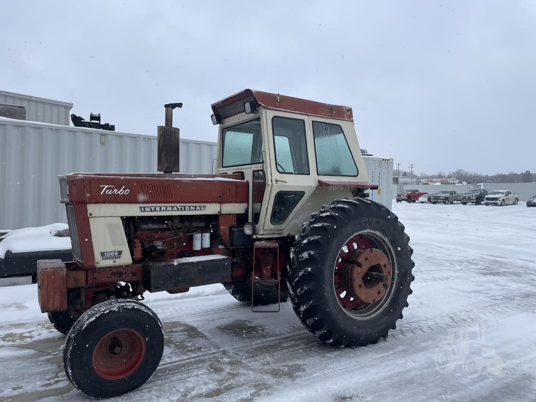 Image of International Harvester 1066 Primary image