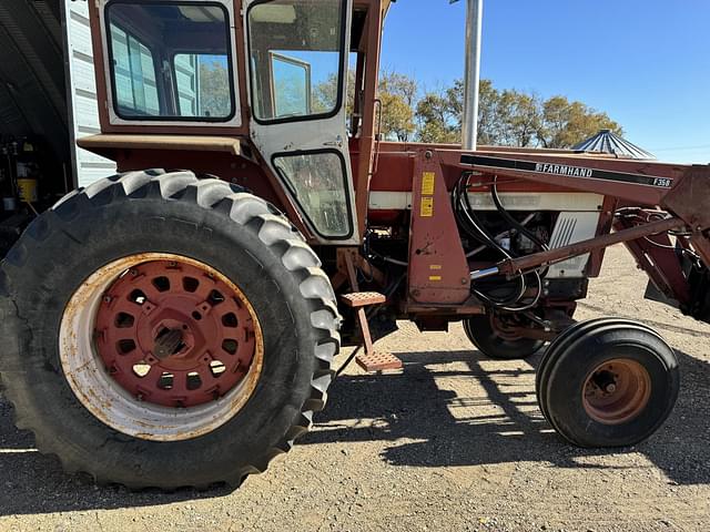 Image of International Harvester 1066 equipment image 2