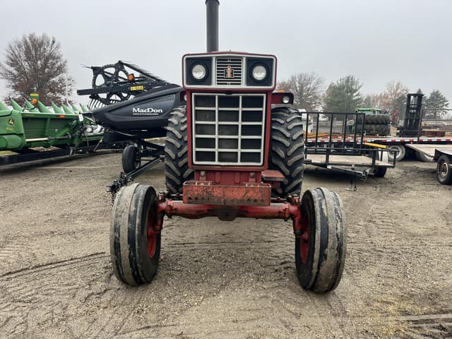 Image of International Harvester 1066 equipment image 2
