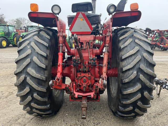 Image of International Harvester 1066 equipment image 3