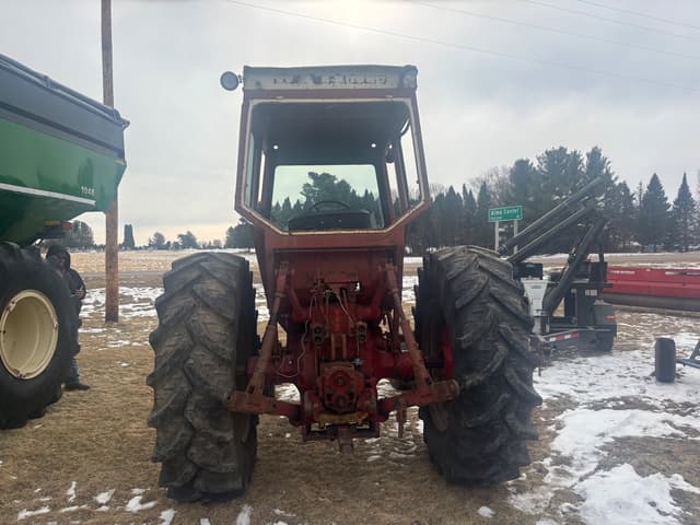 Image of International Harvester 1066 equipment image 3