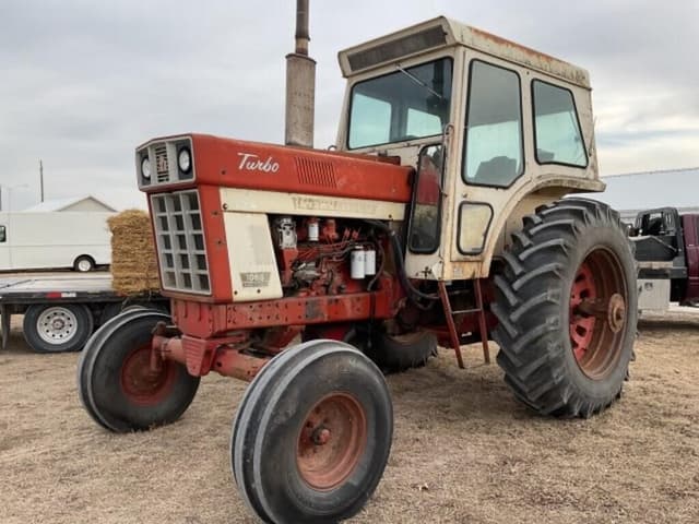 Image of International Harvester 1066 equipment image 1