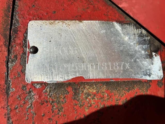 Image of International Harvester 1066 equipment image 1