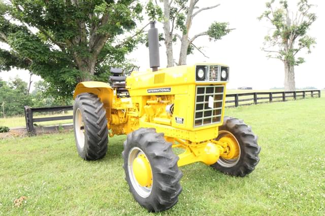Image of International Harvester 1066 equipment image 2