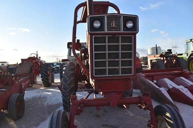 Image of International Harvester 1066 equipment image 1