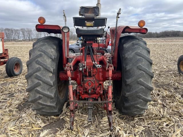 Image of International Harvester 1066 equipment image 3