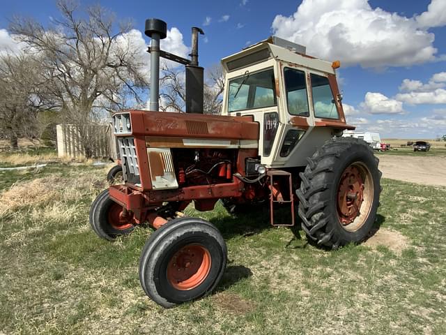 Image of International Harvester 1066 equipment image 1