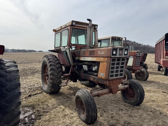 Image of International Harvester 1066 equipment image 4