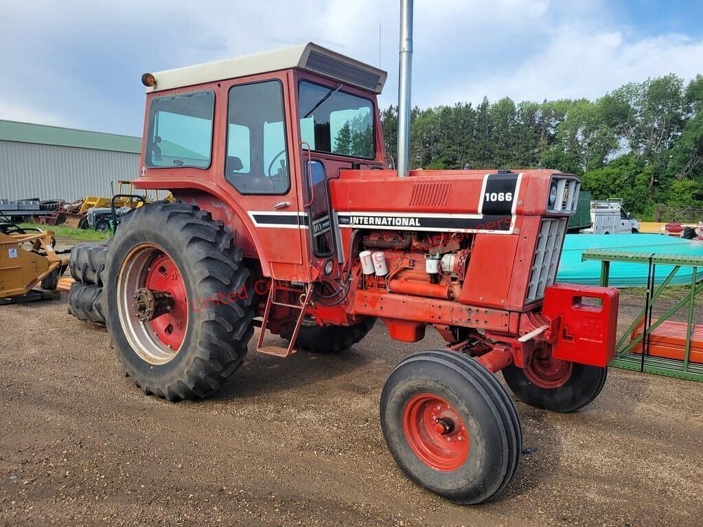 Image of International Harvester 1066 Primary image
