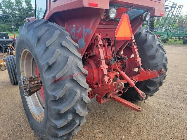 Image of International Harvester 1066 equipment image 3