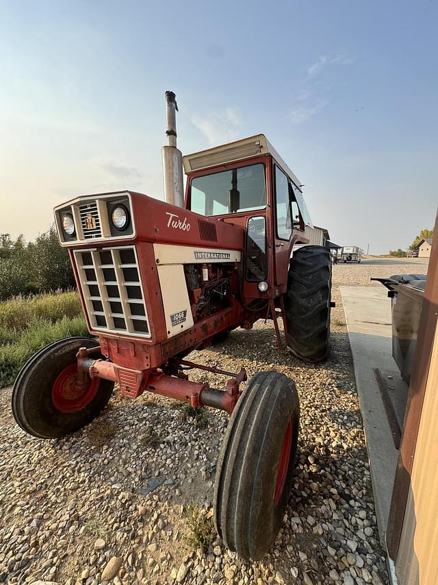 Image of International Harvester 1066 equipment image 1