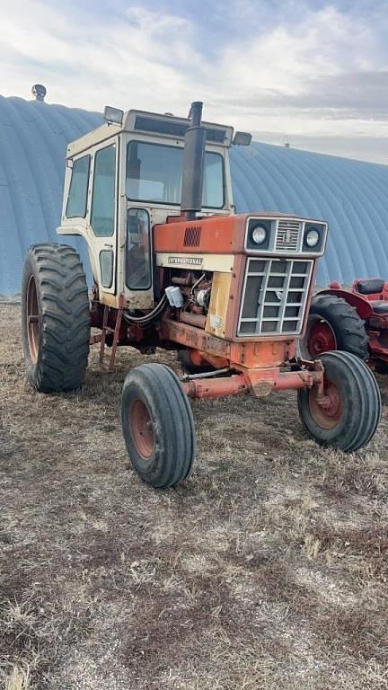 Image of International Harvester 1066 equipment image 1