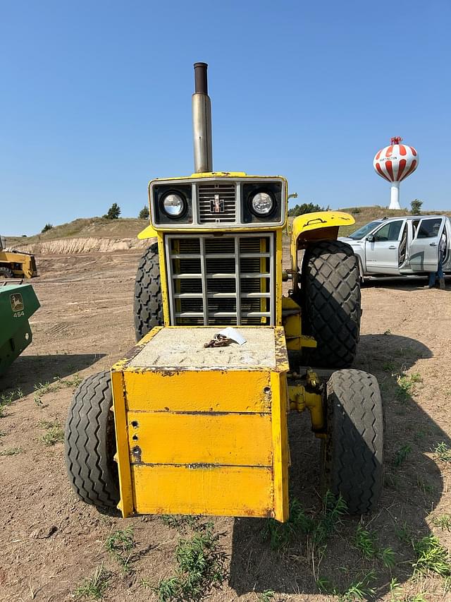 Image of International Harvester 1066 equipment image 3