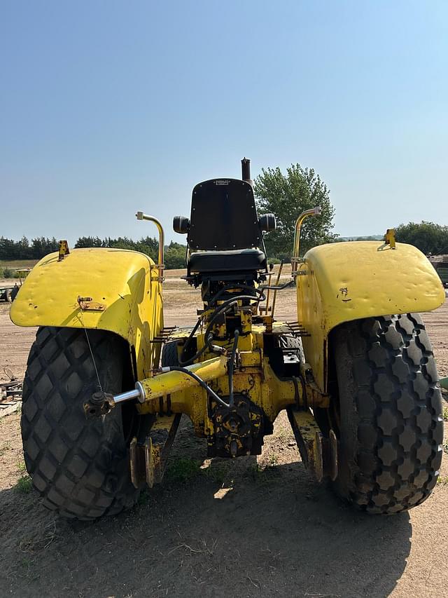 Image of International Harvester 1066 equipment image 4