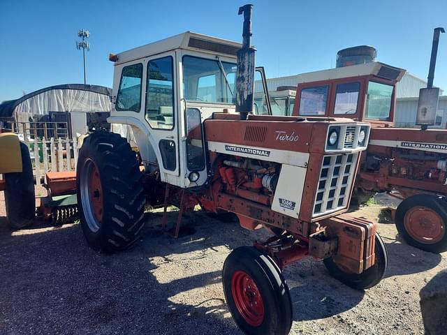 Image of International Harvester 1066 equipment image 1