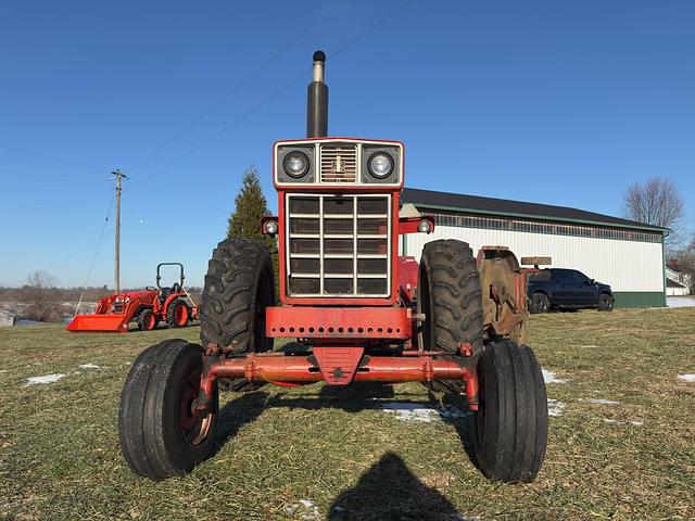 Image of International Harvester 1066 equipment image 2