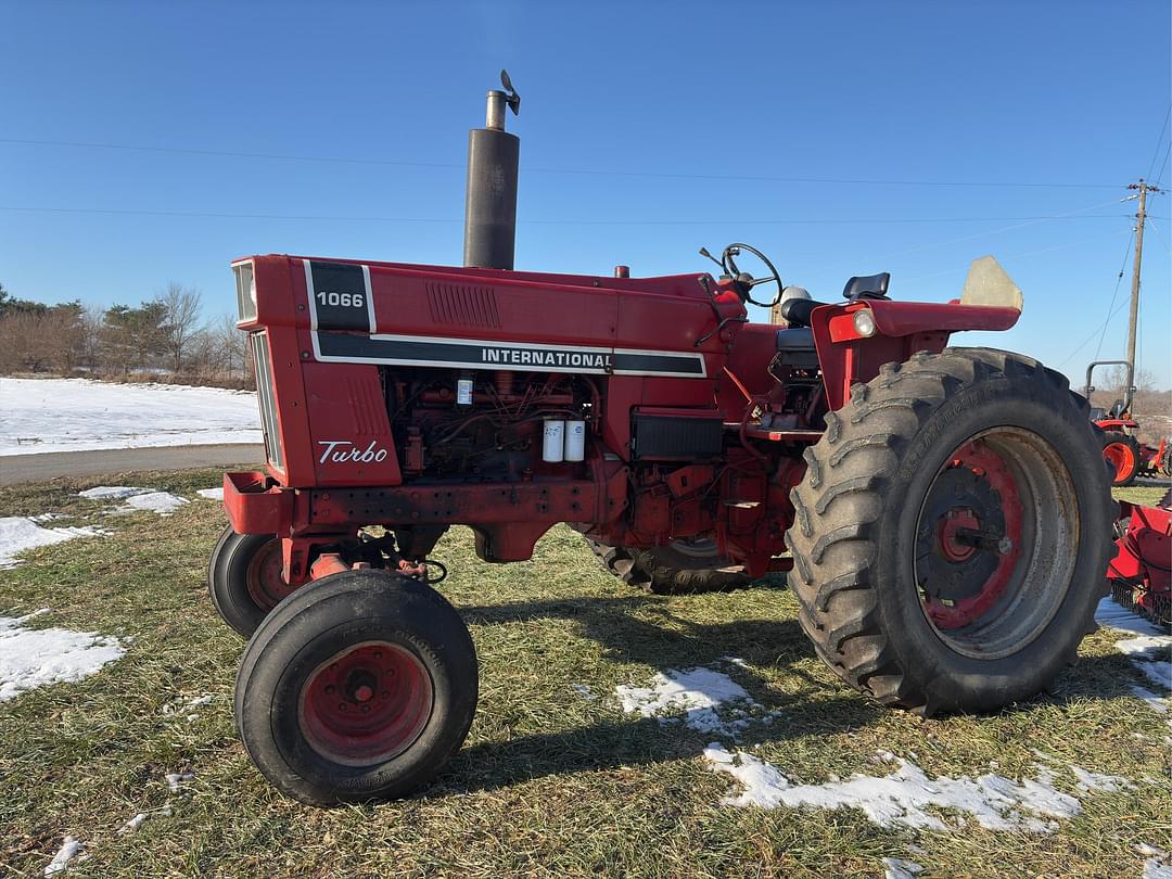 Image of International Harvester 1066 Primary image