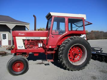 Main image International Harvester 1066