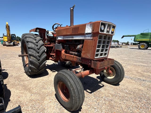 Image of International Harvester 1066 equipment image 1