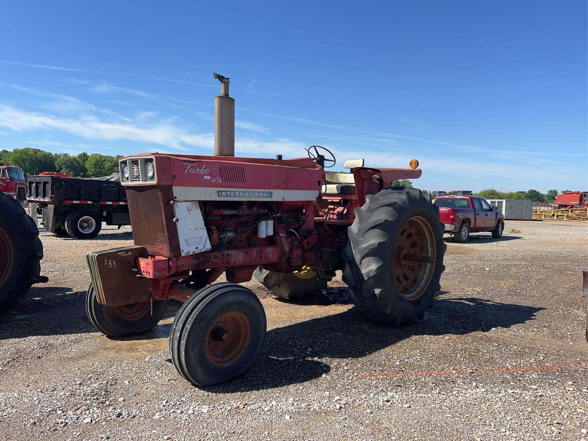 International Harvester 1066 Equipment Image0
