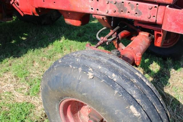 Image of International Harvester 1066 equipment image 4