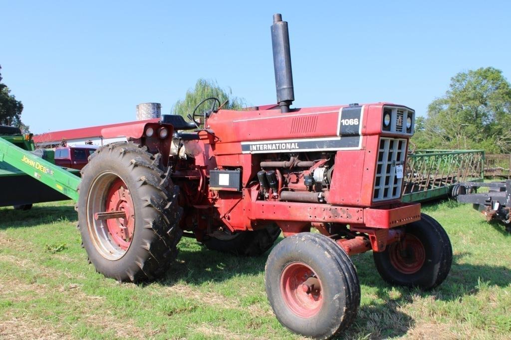 Image of International Harvester 1066 Primary image