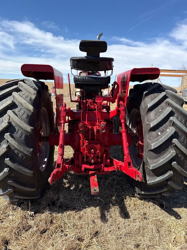 Image of International Harvester 1066 equipment image 3