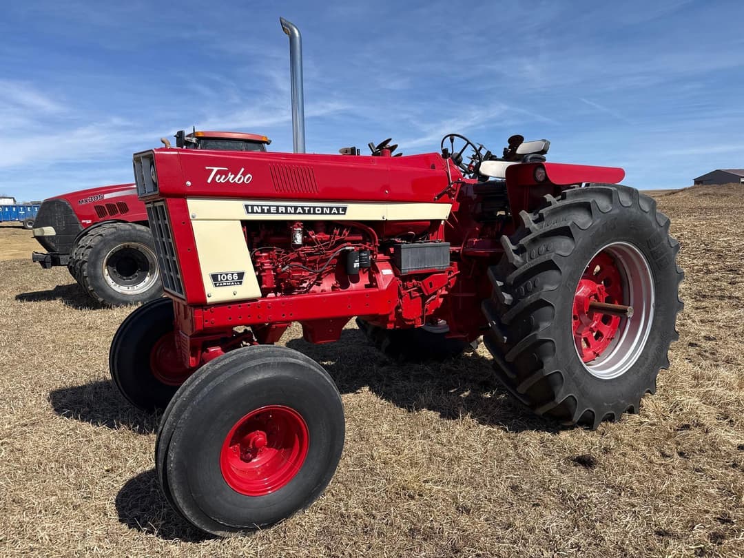 Image of International Harvester 1066 Primary image