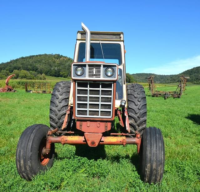 Image of International Harvester 1066 equipment image 1