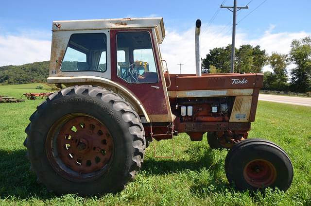 Image of International Harvester 1066 equipment image 3