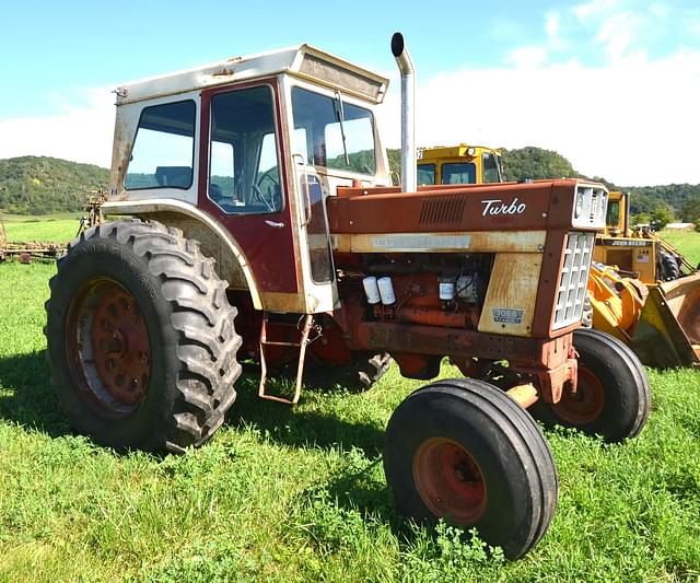 Image of International Harvester 1066 equipment image 2