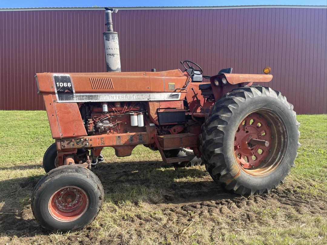 Image of International Harvester 1066 Primary image