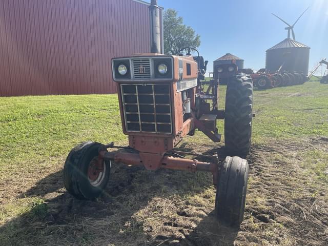 Image of International Harvester 1066 equipment image 3