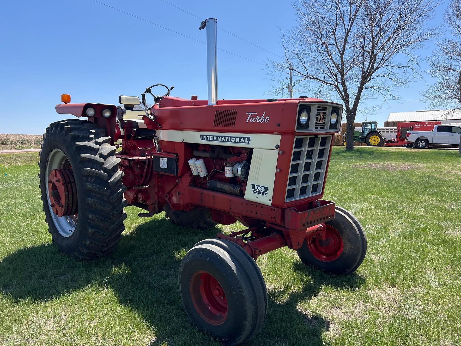 International Harvester 1066 Tractors 100 To 174 Hp For Sale 