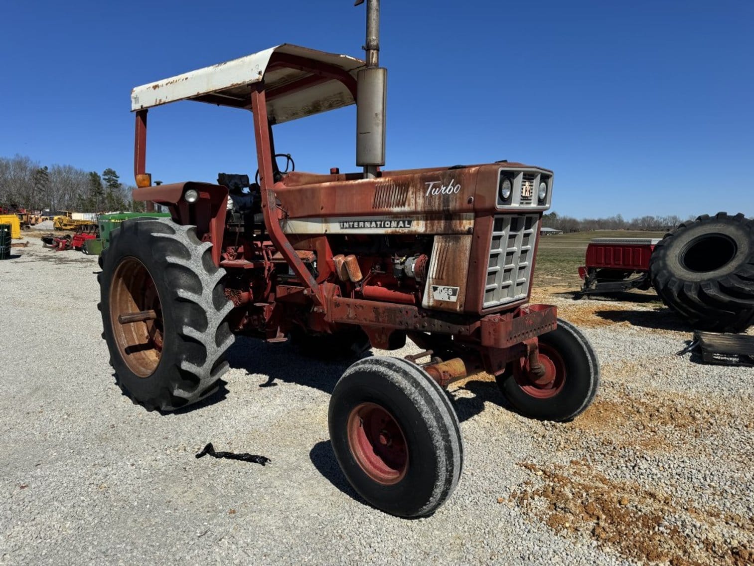 International Harvester 1066 Equipment Image0