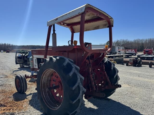 Image of International Harvester 1066 equipment image 4