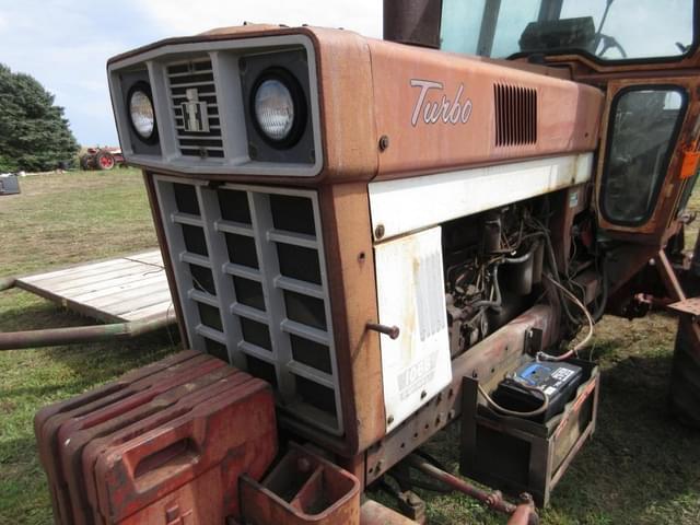 Image of International Harvester 1066 equipment image 1