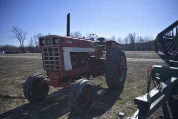 Main image International Harvester 1066